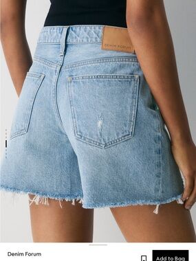Denim Forum la the boyfriend loose short
Size 27